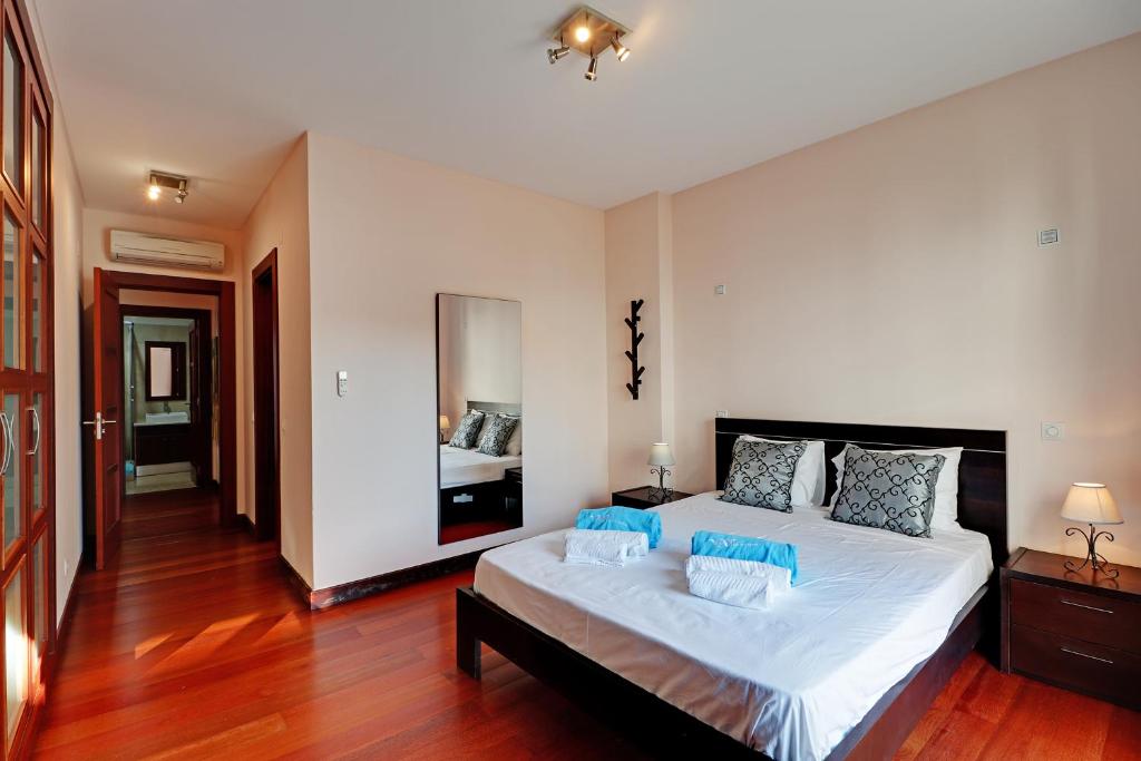 Dolce Apartment room 1